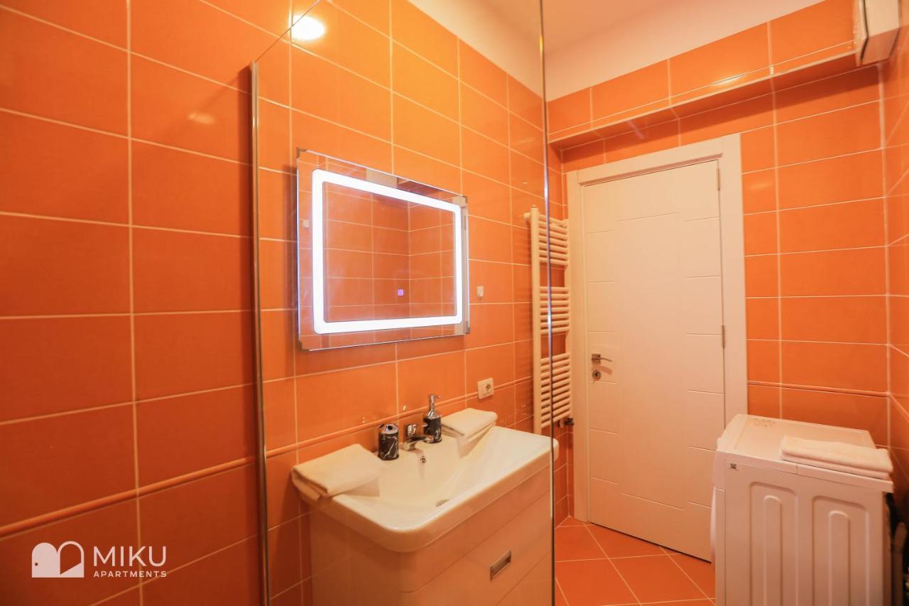 Miku Apartment - Perfect 1Bedroom At Komuna E Parisit Tiranë Eksteriør bilde